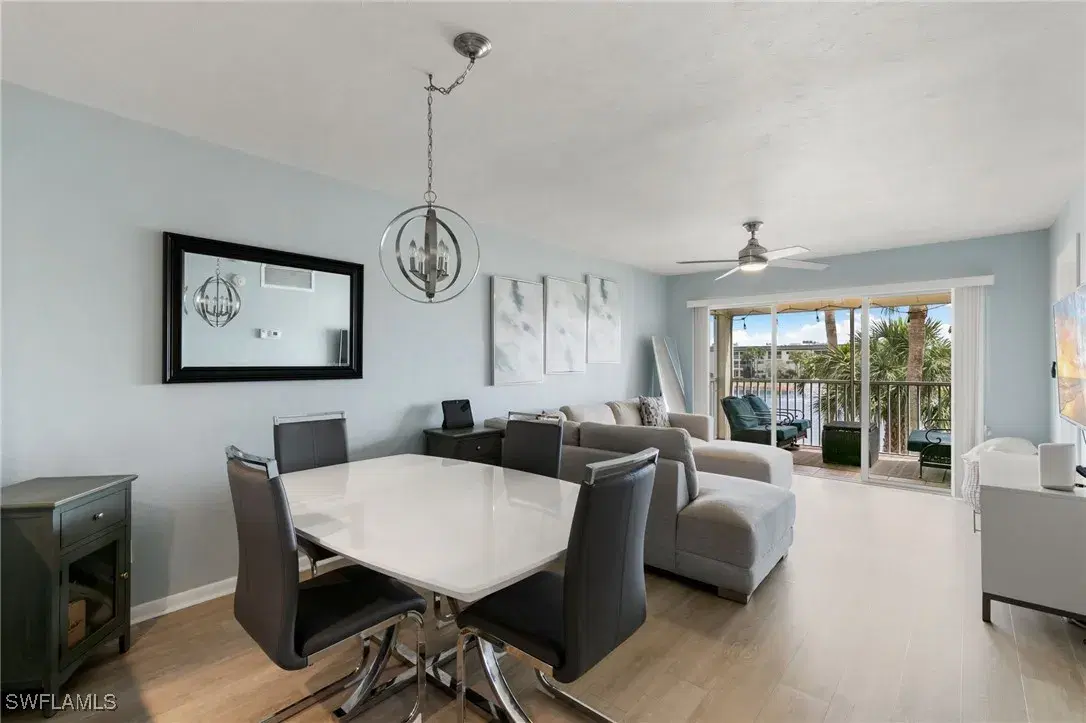 Picture of 1004 Manatee Rd H201, Naples, FL 34114