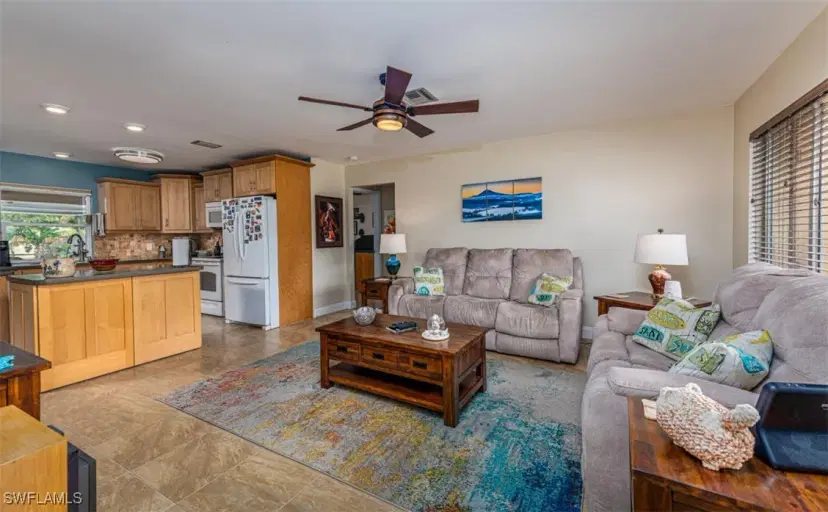 Picture of 1421 SE 19Th Ln, Cape Coral FL 33990