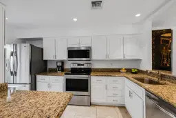 Picture of 547 NE 7Th Ave 3A, Fort Lauderdale, FL 33301