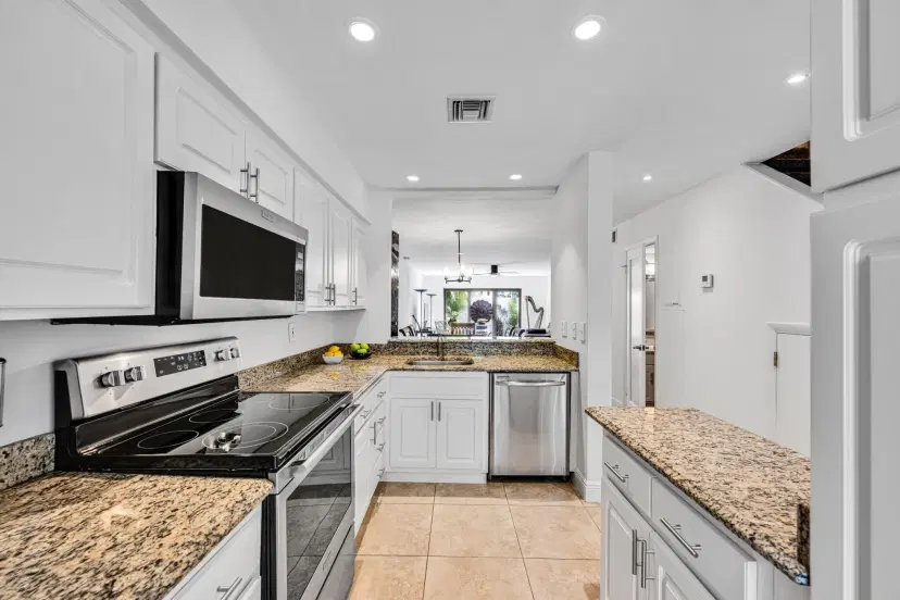 Picture of 547 NE 7Th Ave 3A, Fort Lauderdale FL 33301