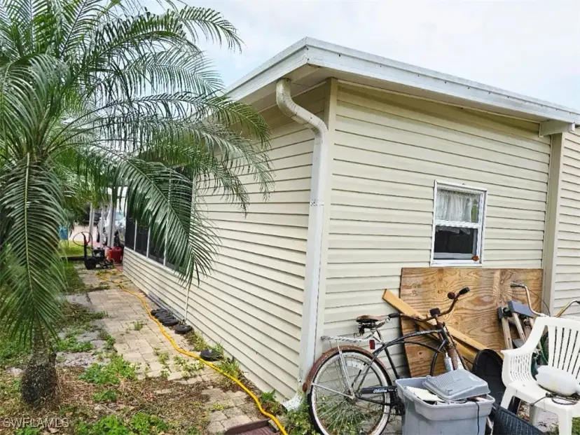 Picture of 94 Poinsettia Dr, Fort Myers FL 33905
