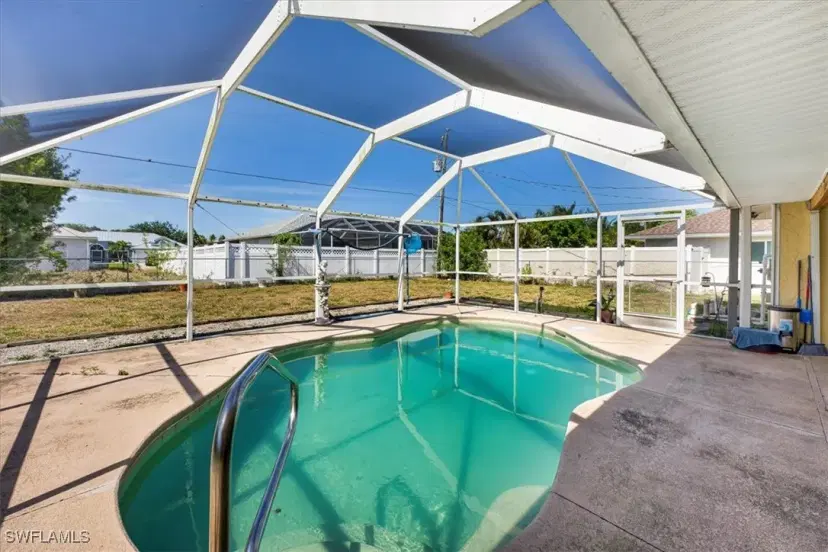 Picture of 915 SE 20Th St, Cape Coral FL 33990