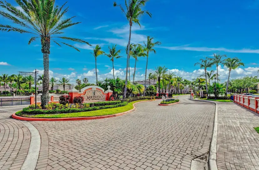 Picture of 2915 Tuscany Court 102, Palm Beach Gardens FL 33410