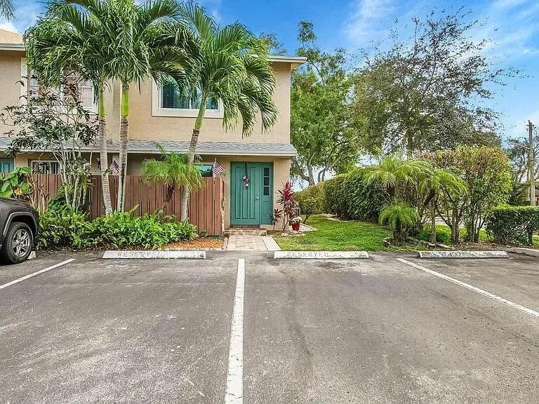 Picture of 910 Banks Road, Coconut Creek FL 33063