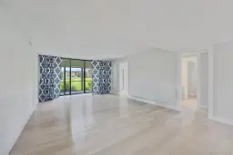 Picture of 5344 Woodland Lakes Drive 120, Palm Beach Gardens, FL 33418