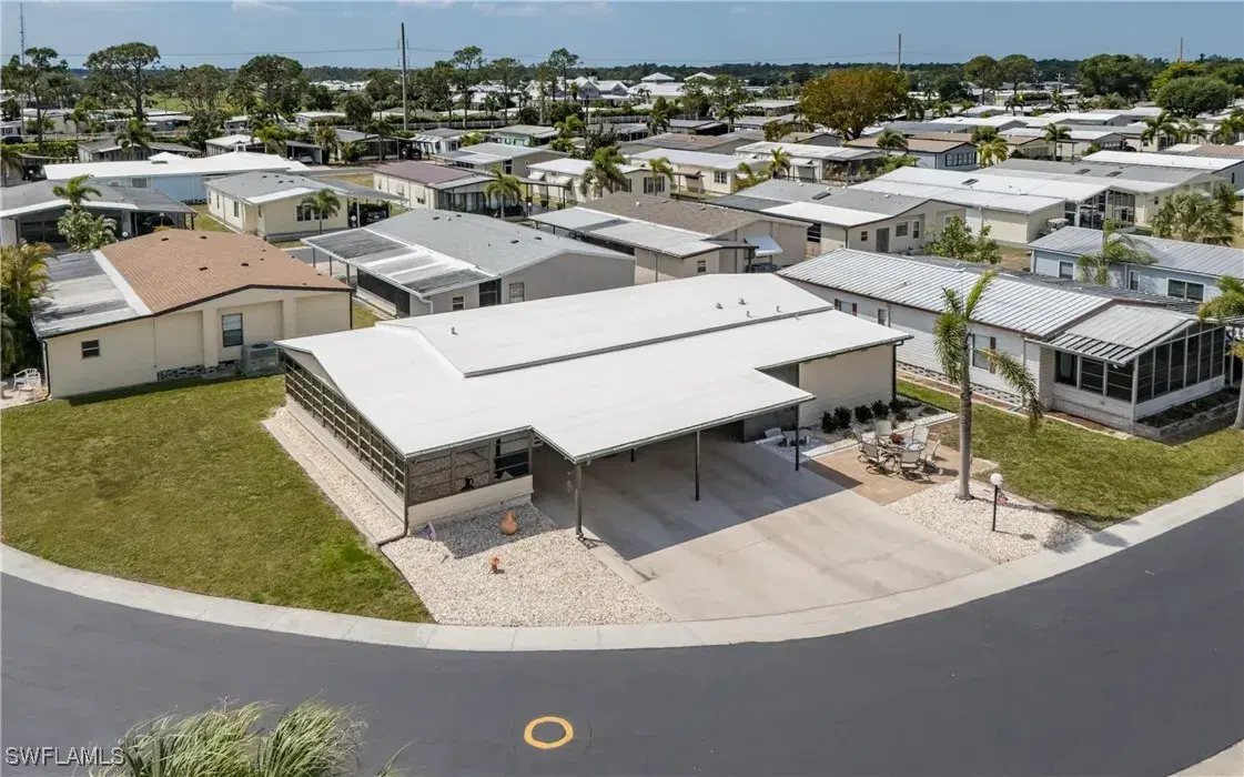 Picture of 66 Sunset Cir, North Fort Myers, FL 33903