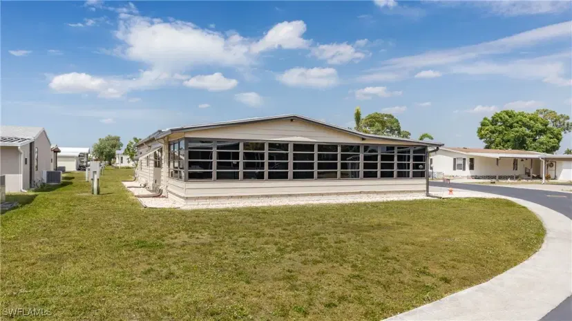 Picture of 66 Sunset Cir, North Fort Myers FL 33903