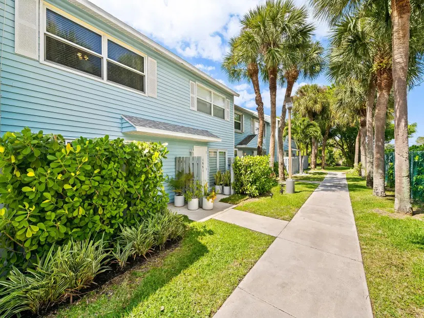 Picture of 1989 NE 15Th Ave 1989, Fort Lauderdale FL 33305