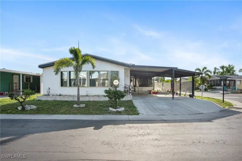 Picture of 605 Sunshine Ln, North Fort Myers FL 33903