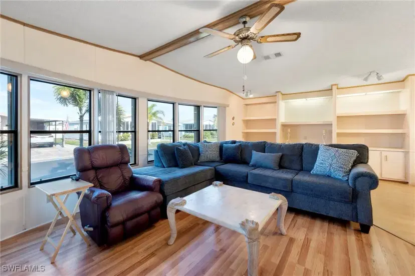 Picture of 605 Sunshine Ln, North Fort Myers FL 33903