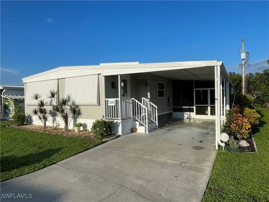 Picture of 210 Cobblestone Ln, North Fort Myers, FL 33917