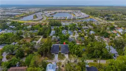 Picture of 3074 Pine Tree Dr, Naples, FL 34112
