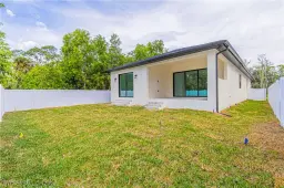 Picture of 3074 Pine Tree Dr, Naples, FL 34112