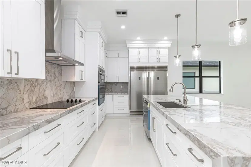 Picture of 3074 Pine Tree Dr, Naples FL 34112