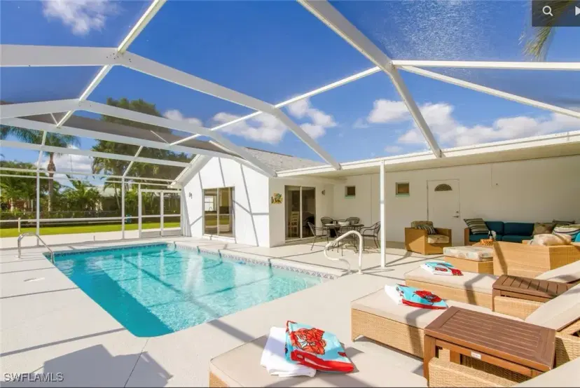 Picture of 1438 Windsor Ct, Cape Coral FL 33904