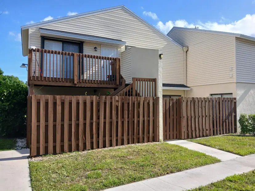 Picture of 633 Executive Center Drive L 201, West Palm Beach FL 33401