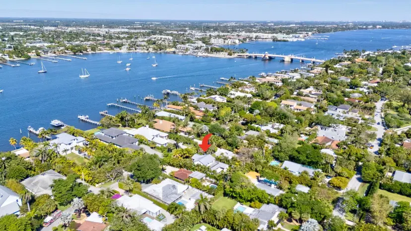 Picture of 618 S Atlantic Drive, Lantana FL 33462