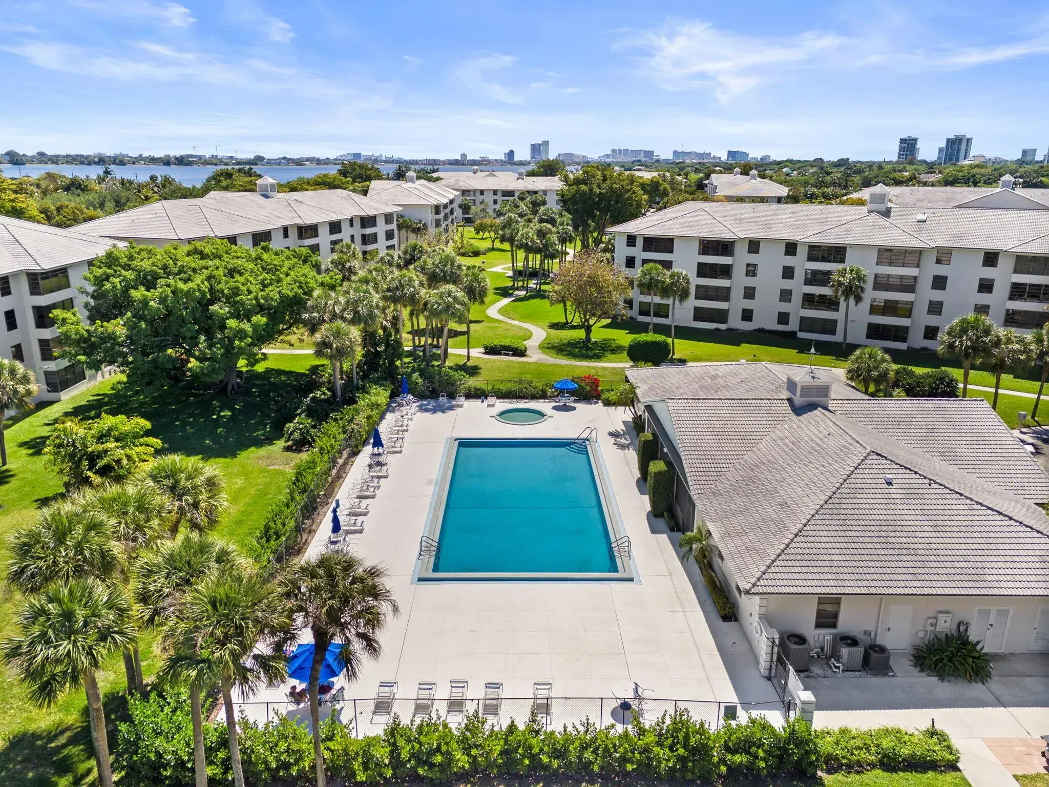 Picture of 3716 Whitehall Drive 405, West Palm Beach, FL 33401