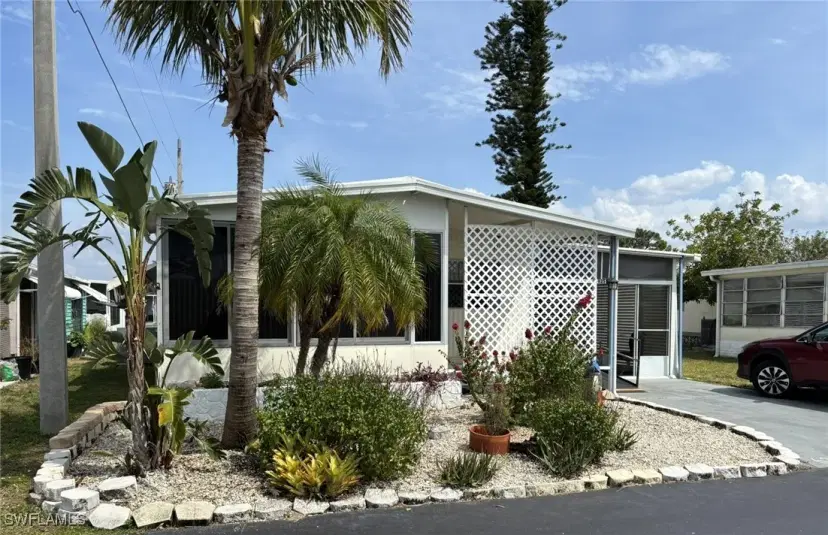 Picture of 625 Vista Dr, North Fort Myers FL 33917