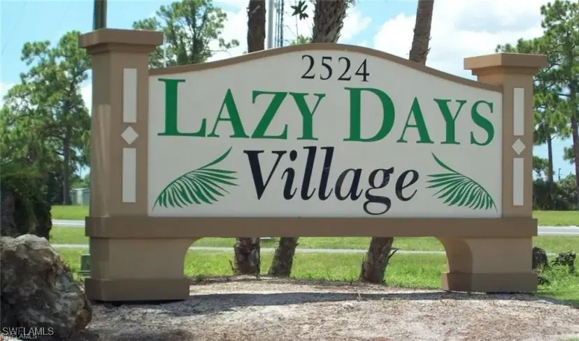 Picture of 625 Vista Dr, North Fort Myers FL 33917