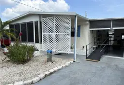 Picture of 625 Vista Dr, North Fort Myers, FL 33917