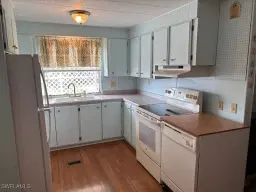 Picture of 625 Vista Dr, North Fort Myers, FL 33917
