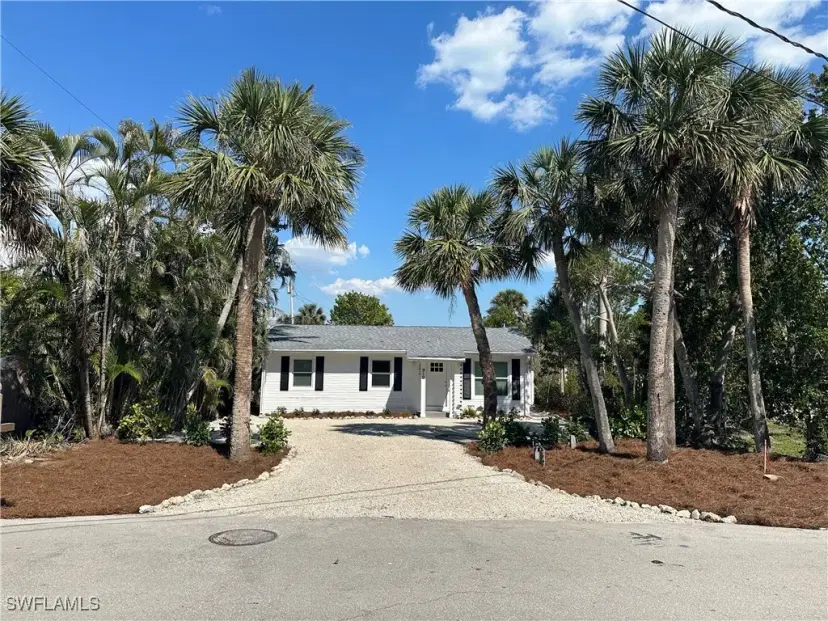 Picture of 910 Fitzhugh St, Sanibel FL 33957