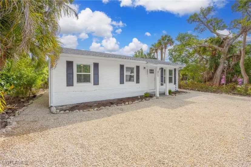 Picture of 910 Fitzhugh St, Sanibel FL 33957