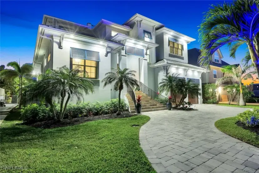 Picture of 342 Trade Winds Ave, Naples FL 34108