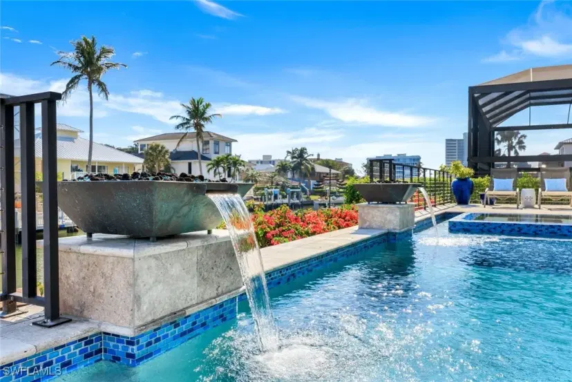 Picture of 342 Trade Winds Ave, Naples FL 34108