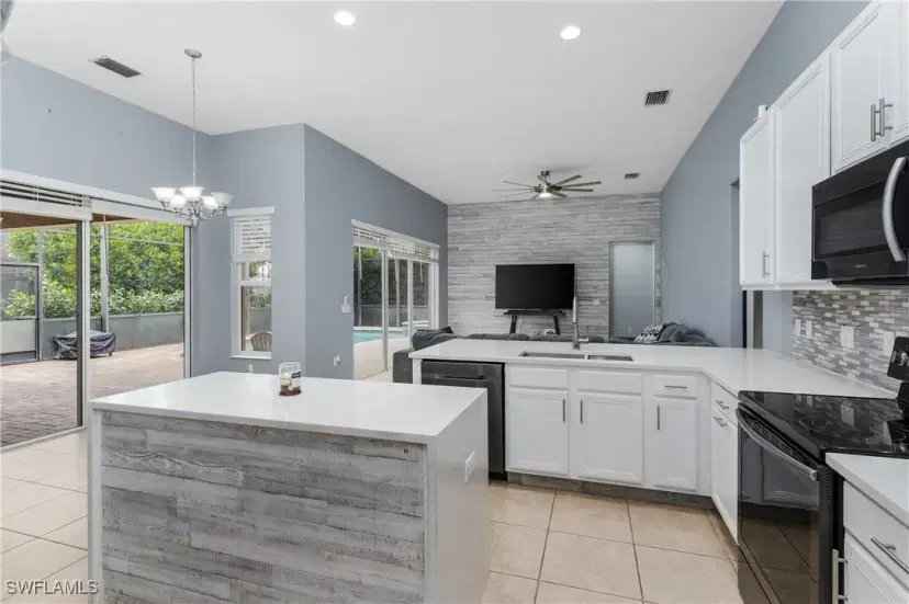 Picture of 2066 Mandarin Ln, Naples FL 34120