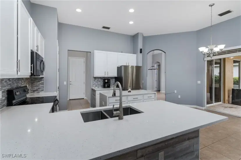 Picture of 2066 Mandarin Ln, Naples FL 34120