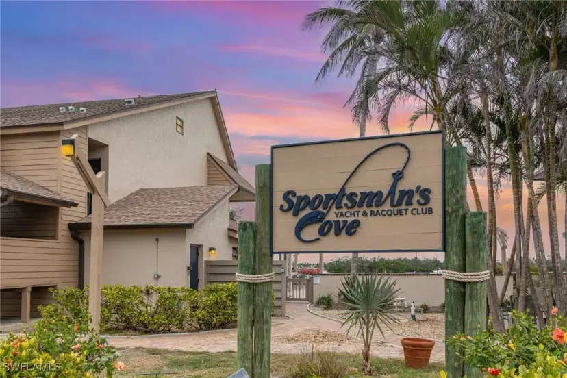 Picture of 898 Buttonwood Dr 105, Fort Myers Beach FL 33931