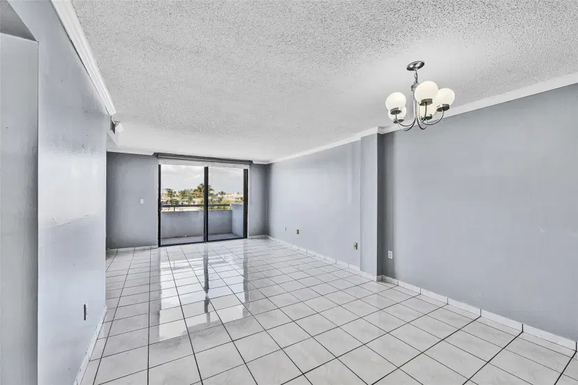 Picture of 7300 Wayne Av 413, Miami Beach FL 33141