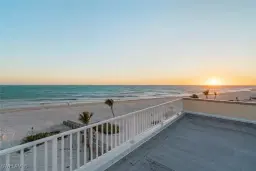 Picture of 3127 W Gulf Dr 106, Sanibel, FL 33957