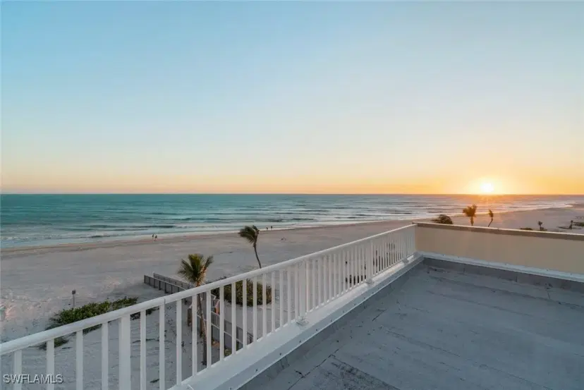 Picture of 3127 W Gulf Dr 106, Sanibel FL 33957