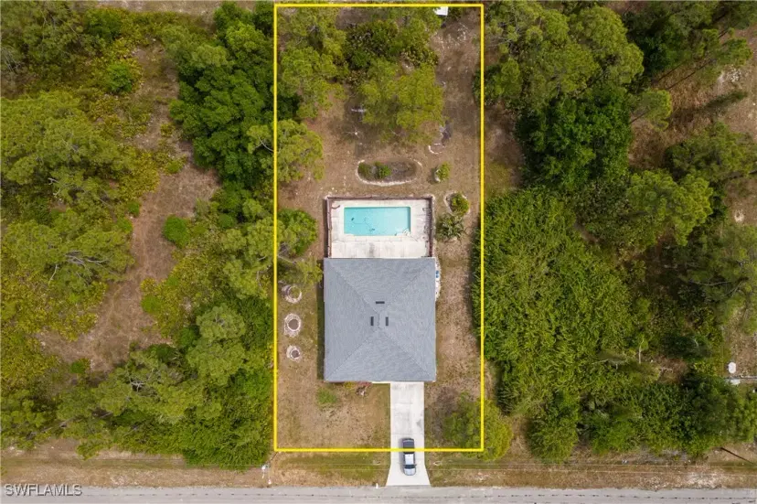 Picture of 912 Magnolia Ave, Lehigh Acres FL 33972