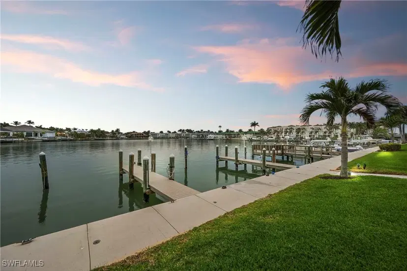 Picture of 3000 Gulf Shore Blvd N 103, Naples FL 34103