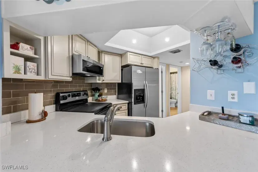 Picture of 9623 Eaton Gardens Ln 105, Fort Myers FL 33919