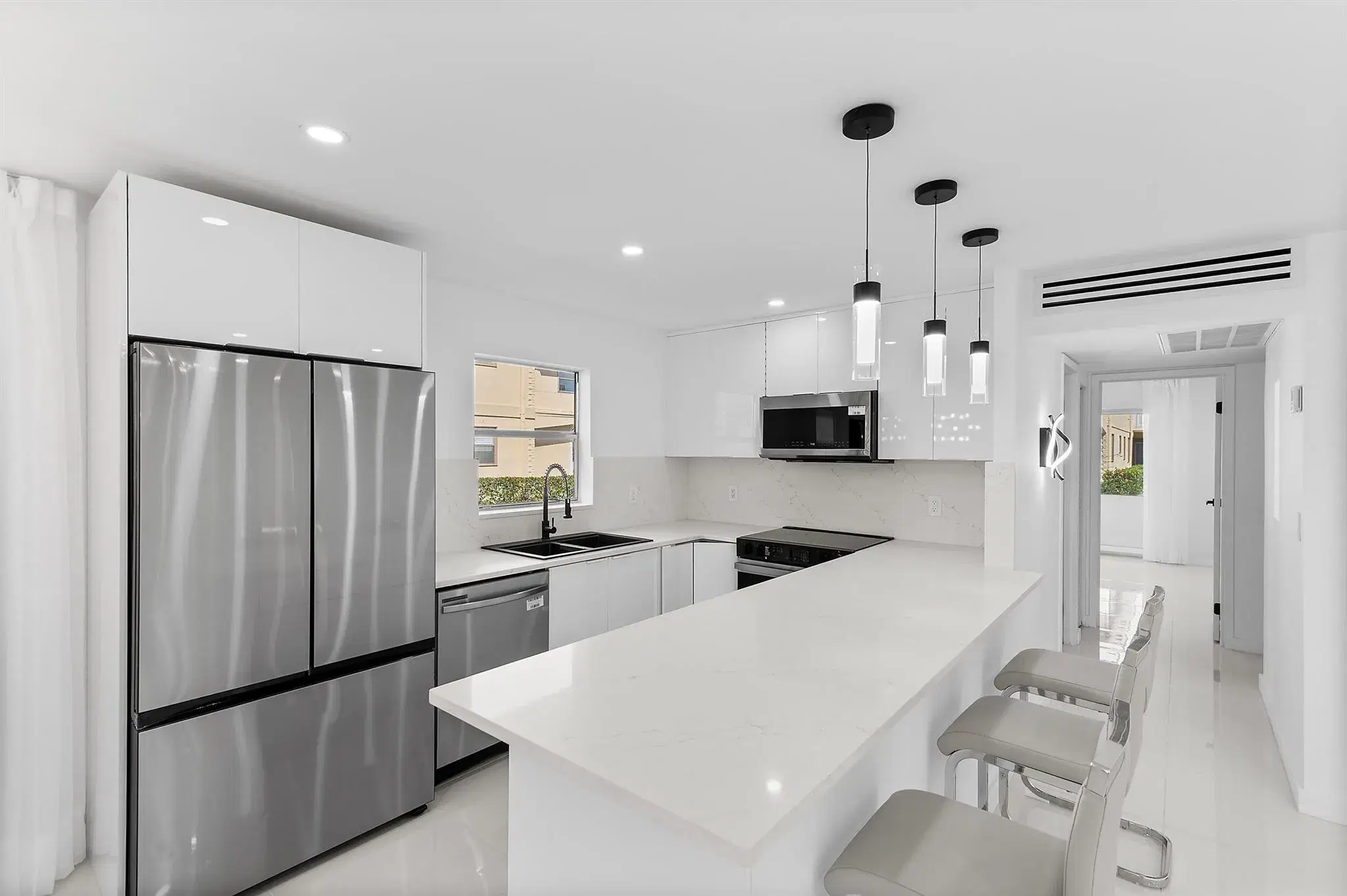 Picture of 200 Saxony E, Delray Beach, FL 33446