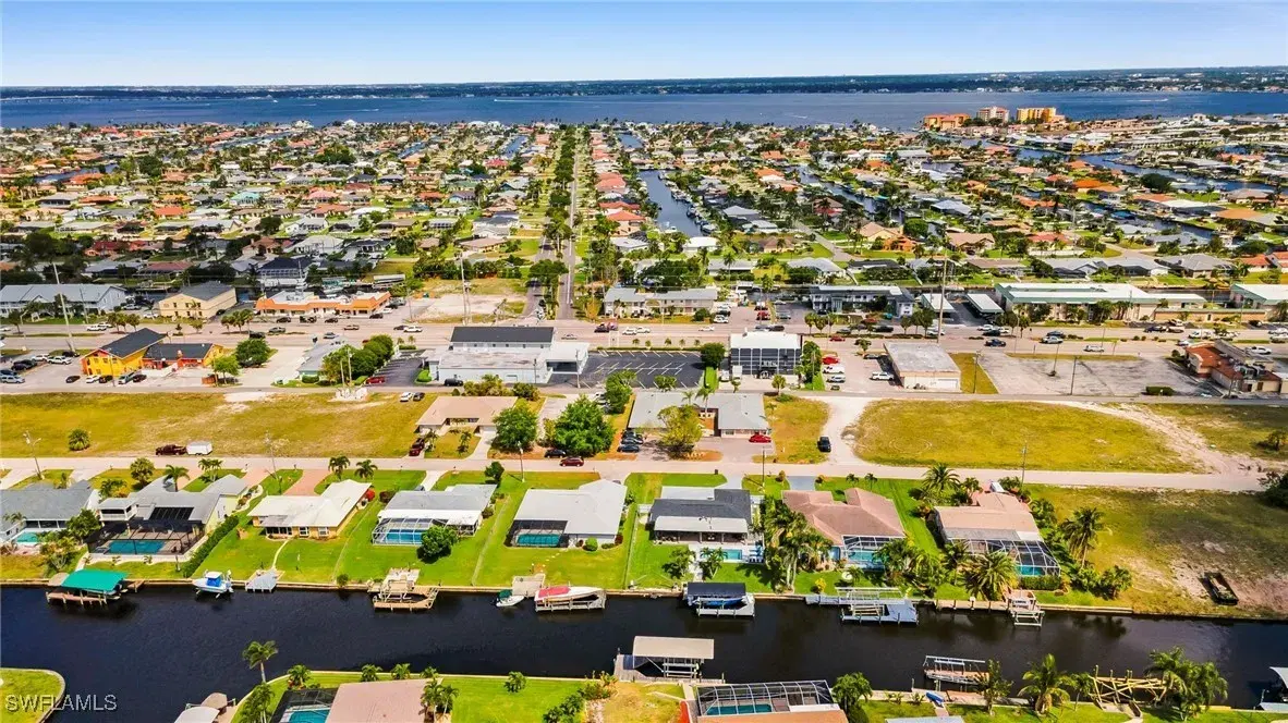 Picture of 3816 SE 15Th Pl, Cape Coral, FL 33904