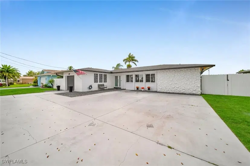 Picture of 3816 SE 15Th Pl, Cape Coral FL 33904