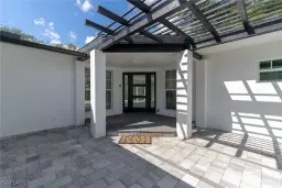 Picture of 9460 Colony Dr, North Fort Myers, FL 33917