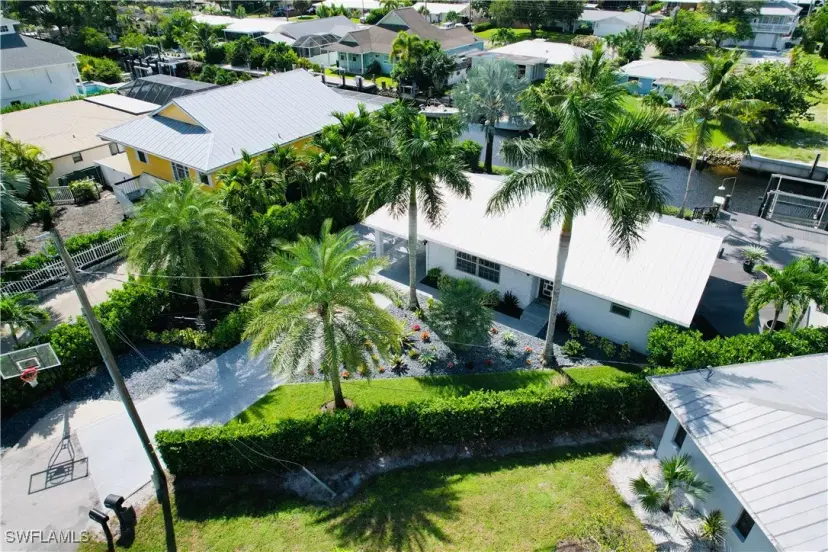 Picture of 2672 Gulfview Dr, Naples FL 34112