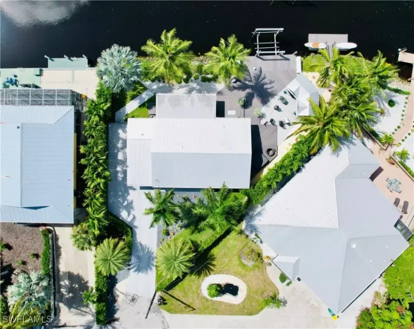Picture of 2672 Gulfview Dr, Naples FL 34112