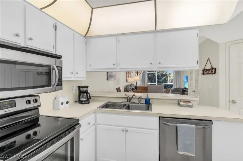 Picture of 661 W Elkcam Cir 911, Marco Island FL 34145