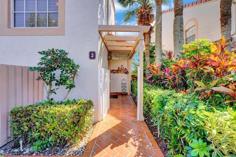 Picture of 14356 Emerald Lake Drive 3, Delray Beach FL 33446