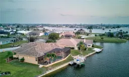 Picture of 525 SW 8Th Ter, Cape Coral, FL 33991