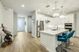 Picture of 13058 Pembroke Dr, Naples, FL 34105