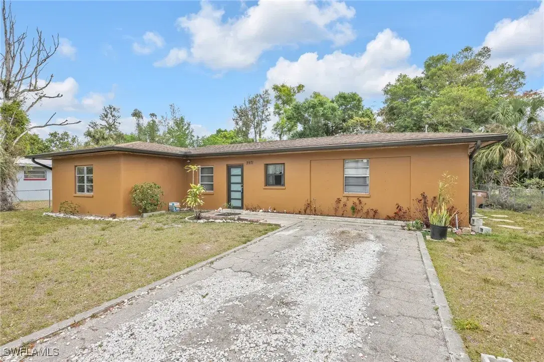 Picture of 2971 Montclaire Ave, Fort Myers, FL 33901